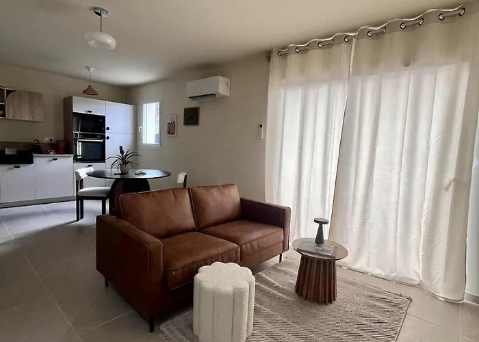 La Cahuete Maison Neuve, Borne Electrique, Terrain De Boules, Jardin Clos Prive *