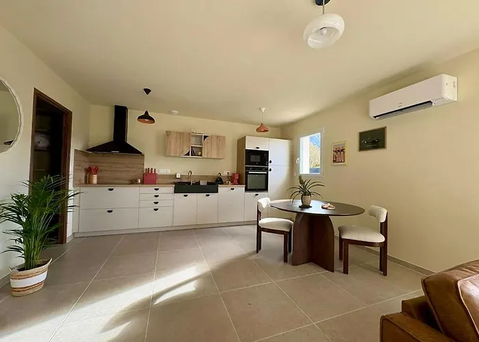 Holiday home La Cahuete Maison Neuve, Borne Electrique, Terrain De Boules, Jardin Clos Prive Digne-les-Bains